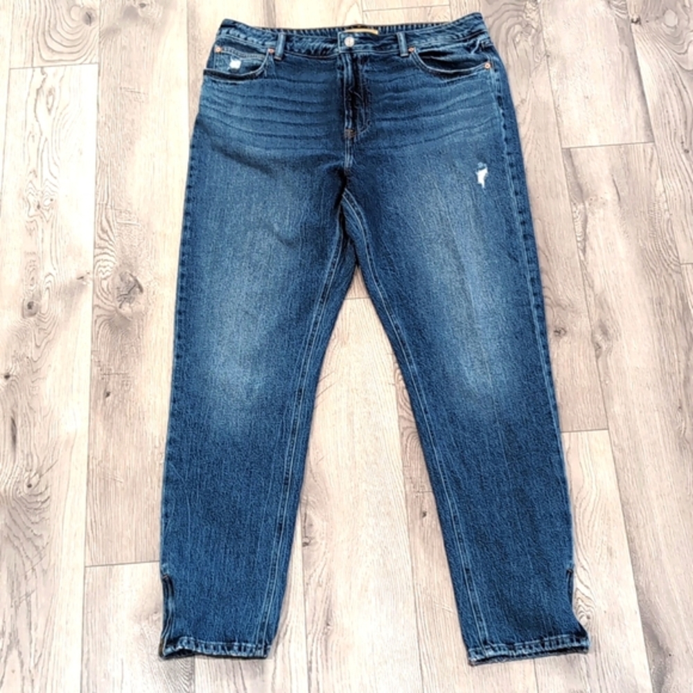 Maurices 18 Long, Slim Straight, Zip Ankle Medium Wash